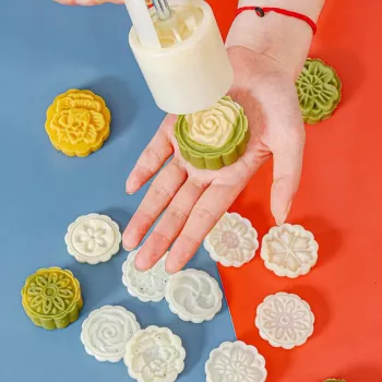 Mooncake Mold Cookies: Crisp Stamps, Easy Release